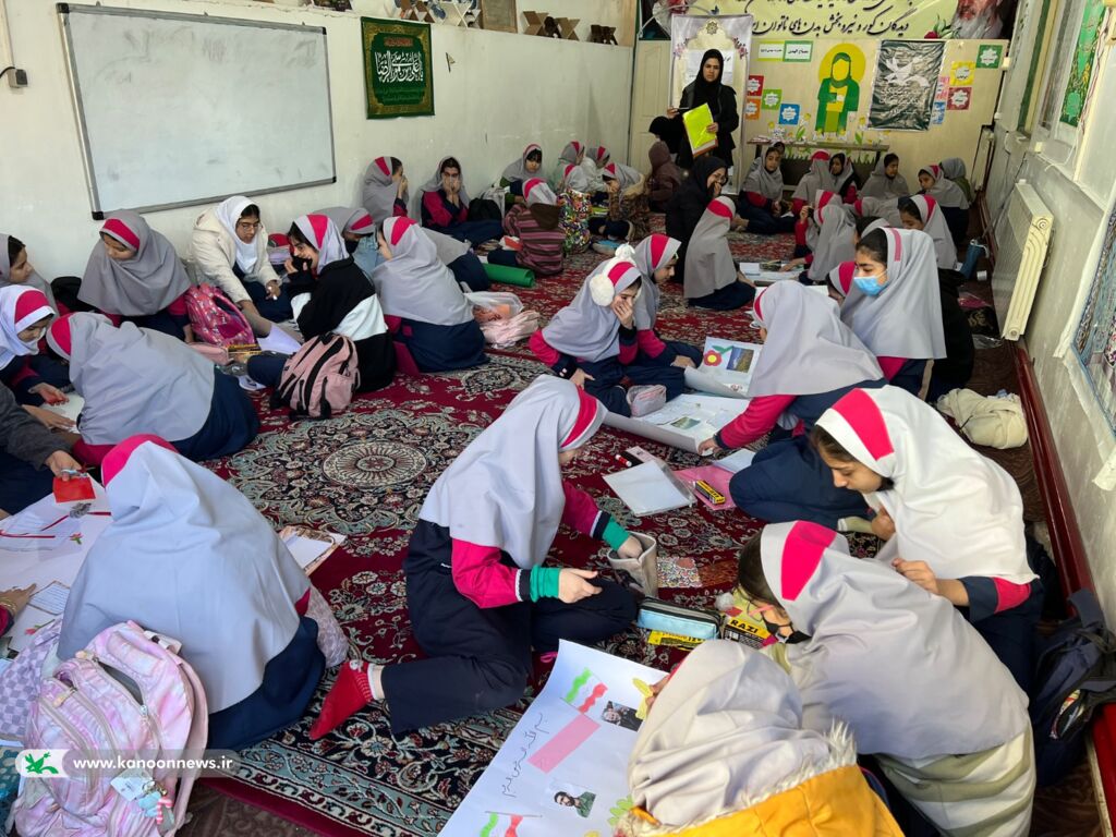 مسابقه نشریه دیواری «فرزندان ایران» با محور انقلاب اسلامی