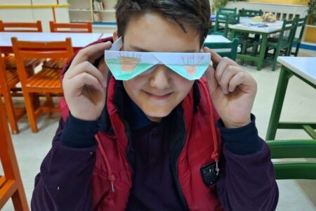 اجرای فعالیت «دنیا، از پشت عینک من» در مرکز میاندوآب