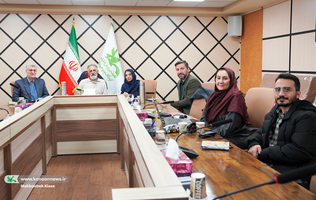 1398307-1 ۳۹۴ اثر کودک و نوجوان و ۴۱ اثر بزرگسال برگزیده دوسالانه هنرهای تجسمی کانون