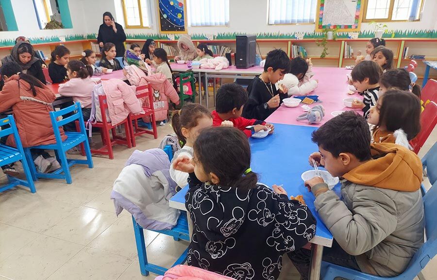 1398360 جشن همدلی کودکان پارسآباد در آغاز دهه فجر و اعیاد شعبانیه