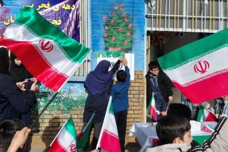 آغاز دهه فجر با طنین «زنگ انقلاب» در مراکز کانون پرورش فکری استان همدان