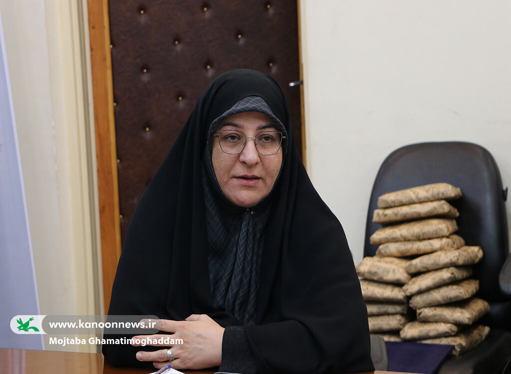 1398594 برگزاری محفل ادبی «تجلی آفتاب» همزمان با آغاز دهه فجر