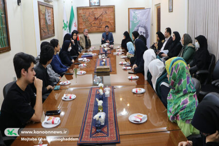 برگزاری محفل ادبی «تجلی آفتاب» هم‌زمان با آغاز دهه فجر