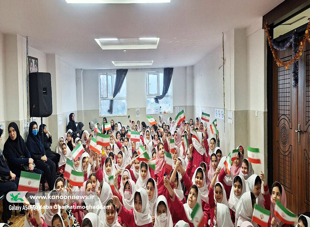 کودکان با «پرده‌ خیال» به دنیای مسوولیت‌پذیری سفرکردند/ مربیان کانون پذیرای۳۵۰ دانش‌آموز فومنی شدند