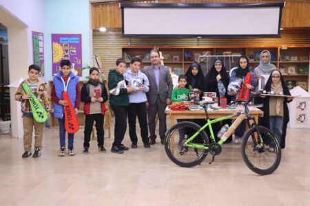 استان تهران جوایز برگزیدگان برنامه محفل را در دو مرحله اهداء کرد