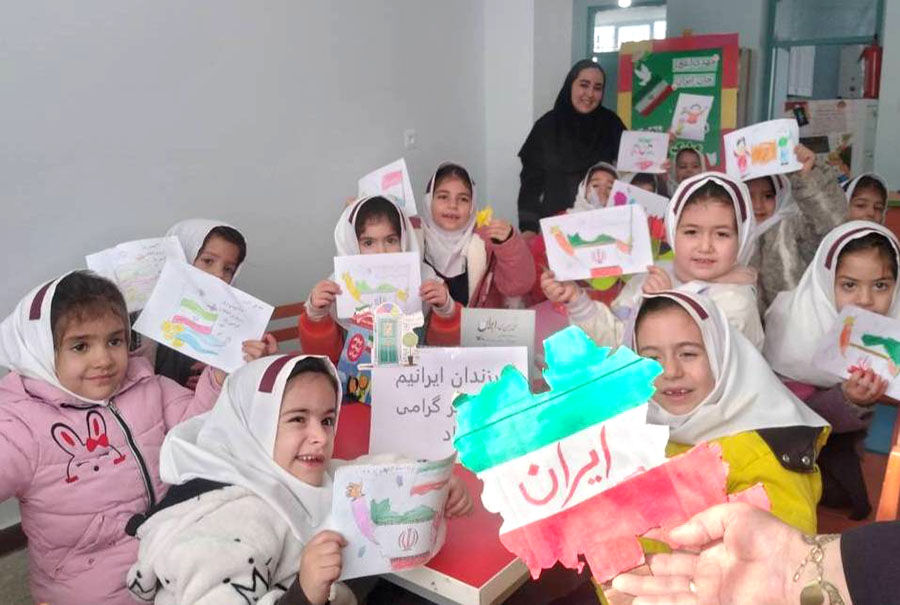 1398954 مراکز کانون استان اردبیل همزمان با ۱۲ بهمن فعالیتهای دهه فجر را آغاز کردند