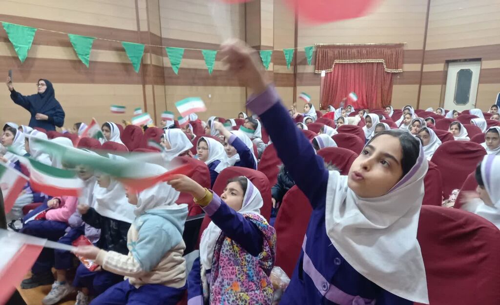 جشن «انفجار نور، سرآغاز ظهور» در مرکز سنقر برگزار شد