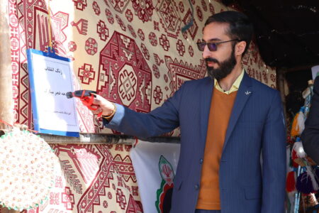 زنگ انقلاب به دست مدیرکل کانون پرورش فکری چهارمحال و بختیاری نواخته شد