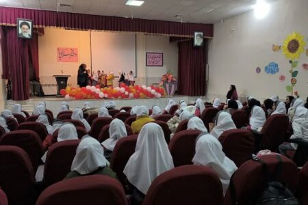 ویژه‌برنامه‌ جشن انقلاب در مرکز شماره ۳ کانون کرمانشاه