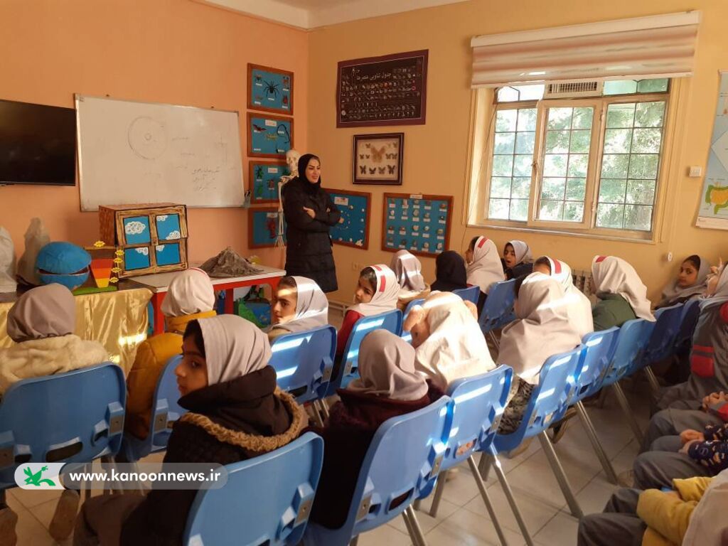 1399321 برگزاری ویژهبرنامه علمی،فرهنگی دهه فجر در کانون علوم و فناوریهای نوین سنندج