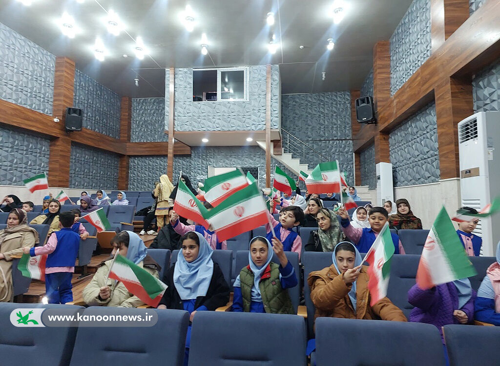 نمایشگاه دست‌سازه‌های مربیان و اعضای کانون تالش با حضور فرماندار گشایش‌یافت