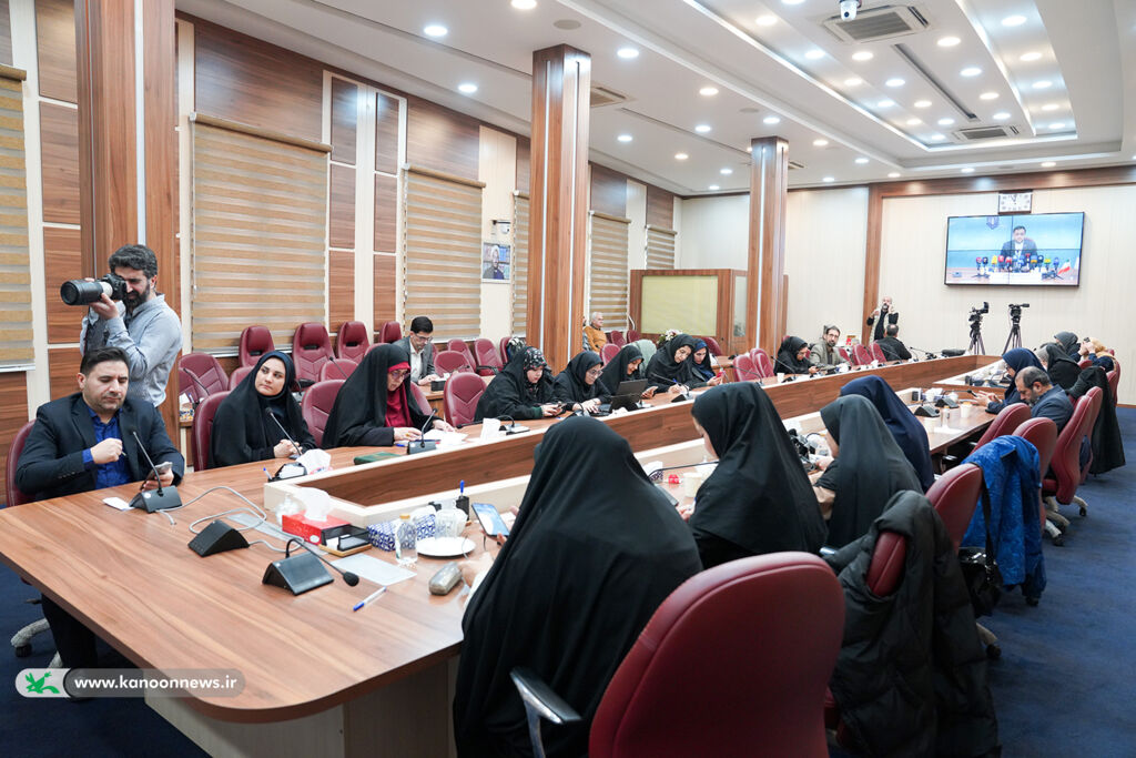 1399343 تدارک بیش از ۱۰هزار برنامه در دهه فجر برای کودکان و نوجوانان