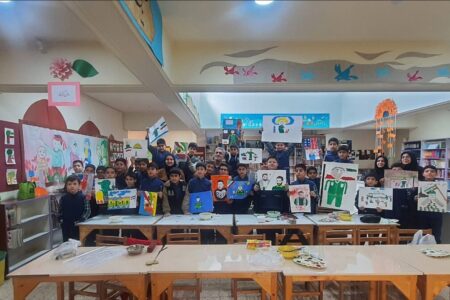 دیدار فرماندار گرمسار با اعضا در کارگاه نقاشی