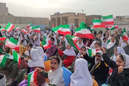 جشن پیک امیدانقلاب وپویش پرچم به همت کتابخانه پستی ایلام