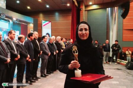 مربی ادبی کانون همدان رتبه سوم کشوری جشنواره شهدای غریب شد