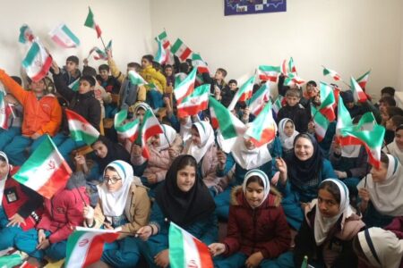 مرکز سنقر «جشن انفجار نور» را به روستای باوله برد