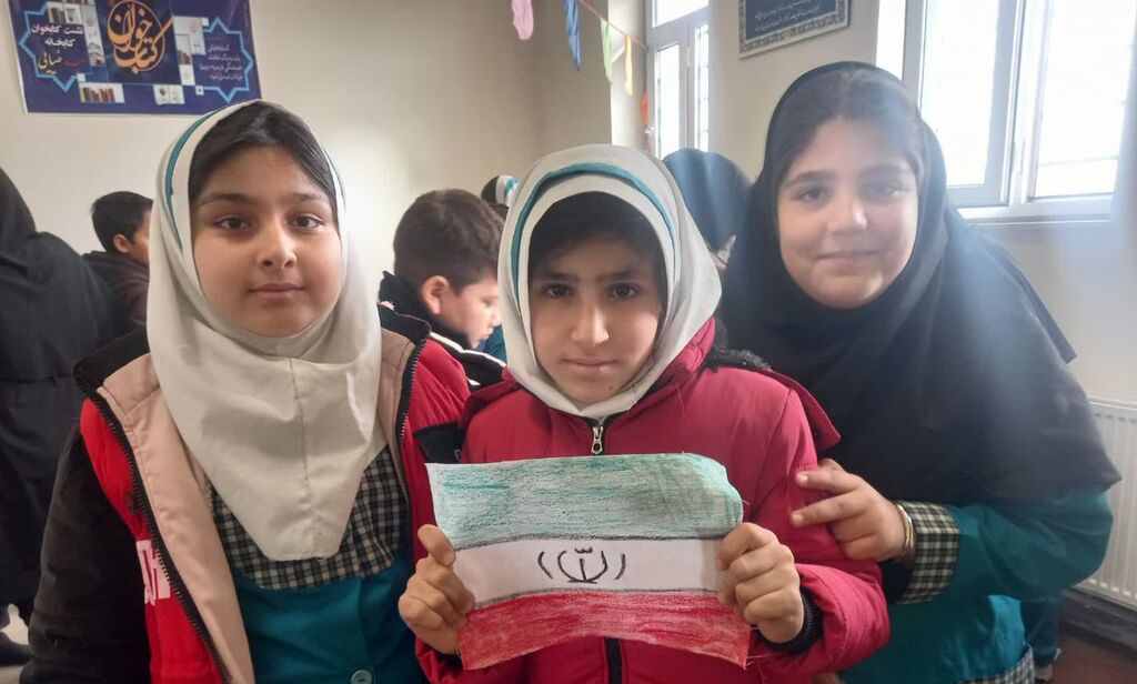 مرکز سنقر «جشن انفجار نور» را به روستای باوله برد