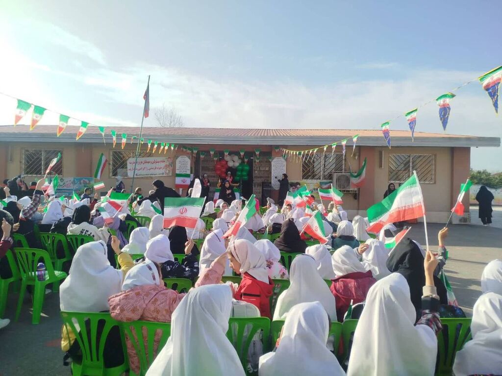 1400048-1 مراکز کانون پرورش فکری مازندران دهه فجر را با برنامههای متنوع گرامی داشتند