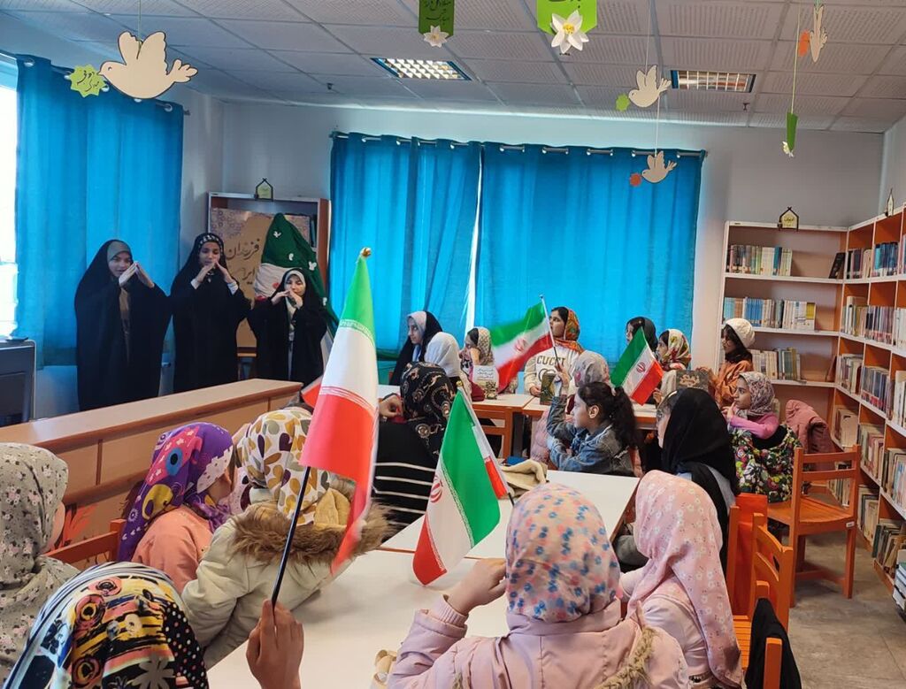 1400118-2 جشن نیمه شعبان در کانون همدان/ از جشن و شادی تا تبیین فرهنگ مهدویت