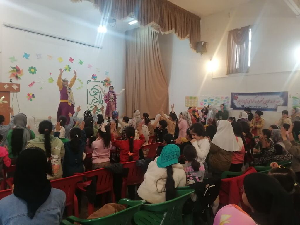 1400121-2 جشن نیمه شعبان در کانون همدان/ از جشن و شادی تا تبیین فرهنگ مهدویت