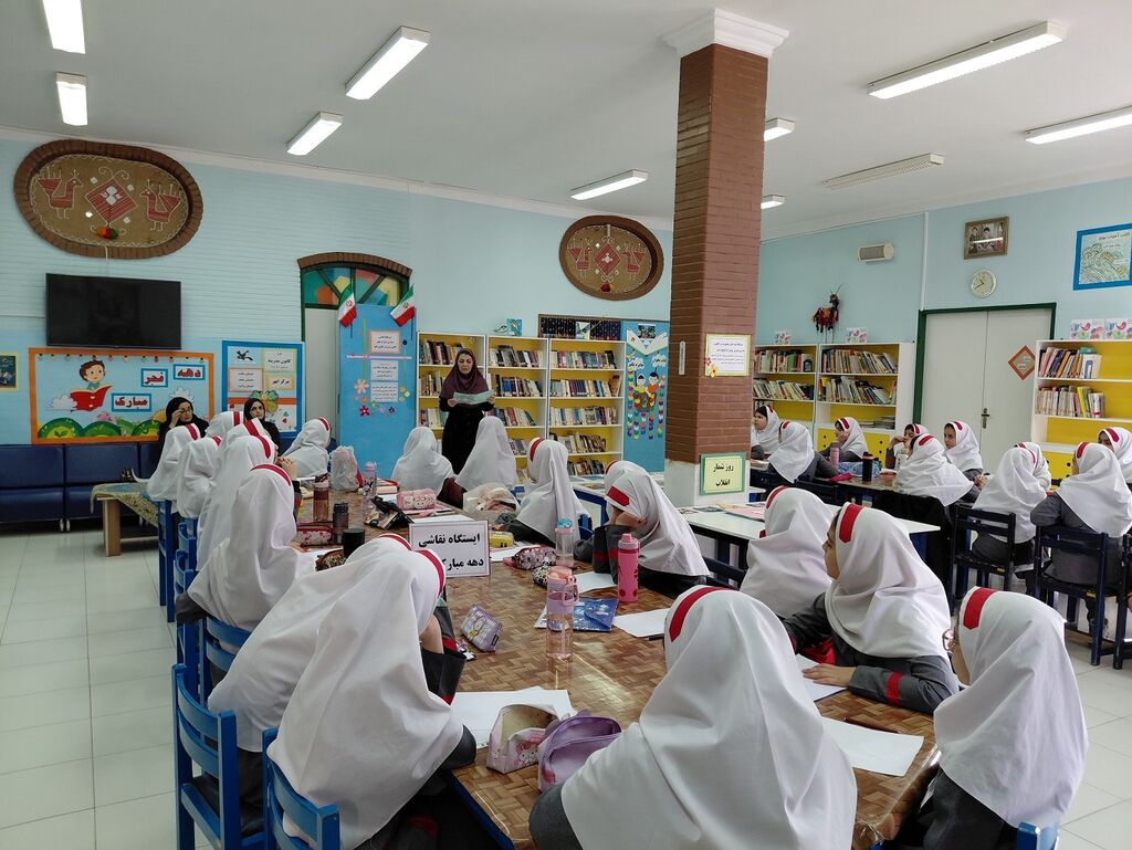 ایستگاه نقاشی قرآنی در مرکز ابهر؛ تلفیق هنر کودکانه با مفاهیم قرآنی در دهه فجر