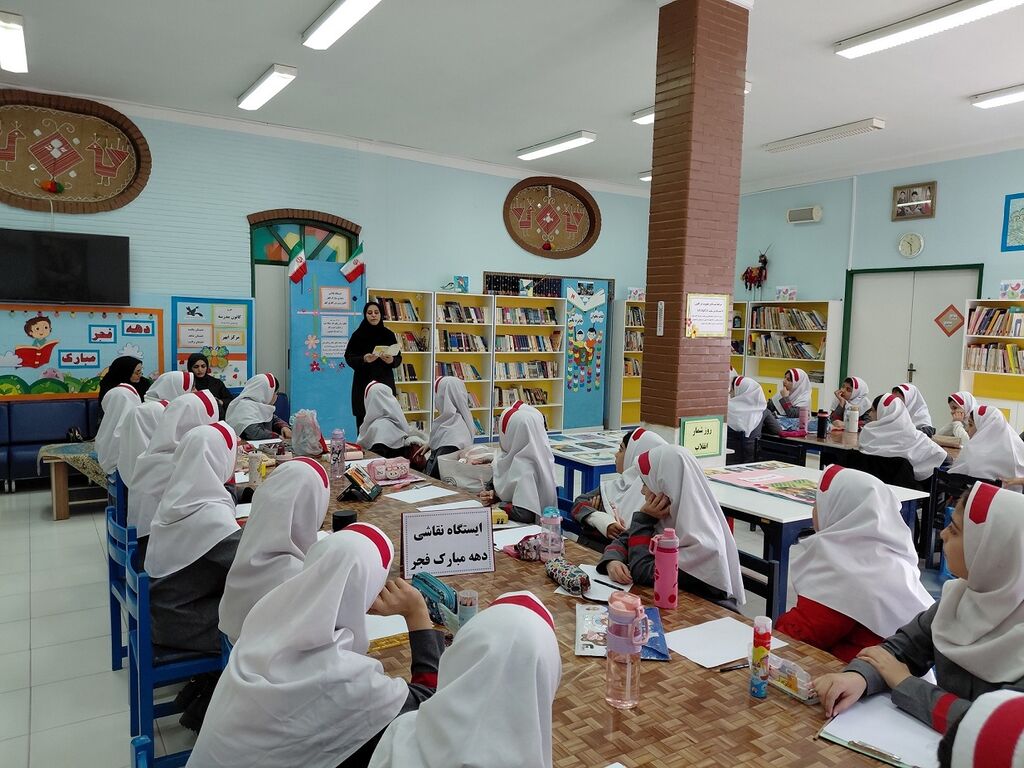 ایستگاه نقاشی قرآنی در مرکز ابهر؛ تلفیق هنر کودکانه با مفاهیم قرآنی در دهه فجر