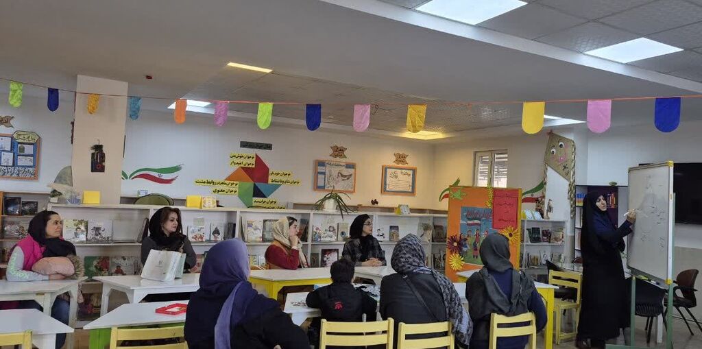 1400174-1 کارگاه آموزشی «تربیت اقتصادی» توسط مدیرکل کانون استان البرز