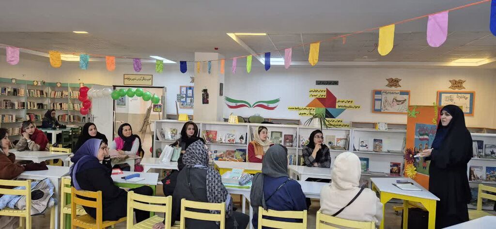 1400175-1 کارگاه آموزشی «تربیت اقتصادی» توسط مدیرکل کانون استان البرز