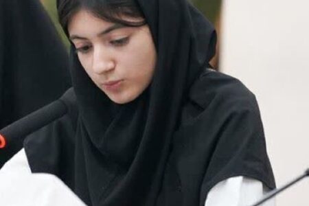 عضو باشگاه ملی «قاف» رتبه نخست شعر دانش‌آموزی کشور را کسب کرد