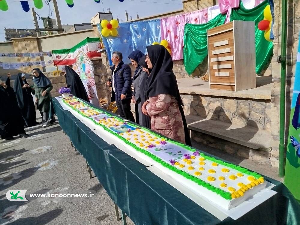 ویژه‌برنامه «پیک امید» در روستای درجزین سمنان همزمان با دهه فجر و میلاد امام زمان (عج)