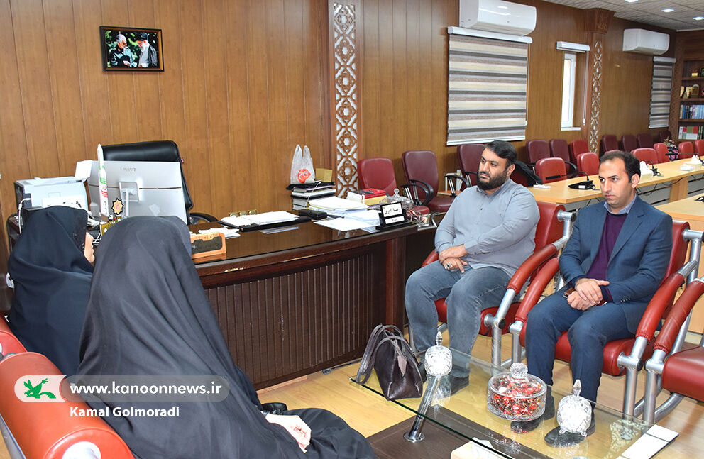 1400656-1 نشست مدیرکل کانون پرورش فکری لرستان و معاون آموزش ابتدایی استان برگزار شد