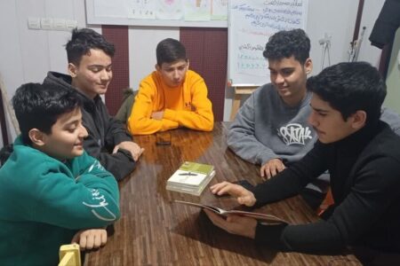 نوجوانان مرکز هشتگرد پای روایت «سرداران ایران‌زمین»