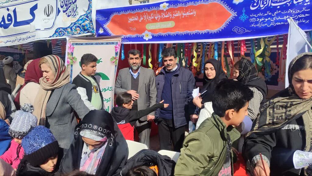 ایستگاه های هنری وادبی کانون ایلام در جشن بزرگ نیمه شعبان