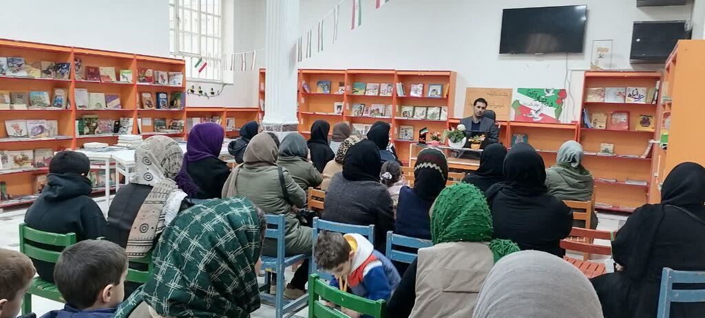 کارگاه تخصصی «ارتباط والدین با فرزندان» در مرکز شماره ۵ کانون کرمانشاه