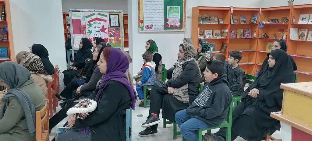کارگاه تخصصی «ارتباط والدین با فرزندان» در مرکز شماره ۵ کانون کرمانشاه