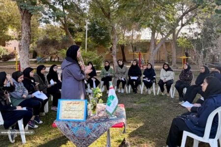 محفل نقد و بررسی شعر و داستان نوجوانان در اهواز برگزار شد