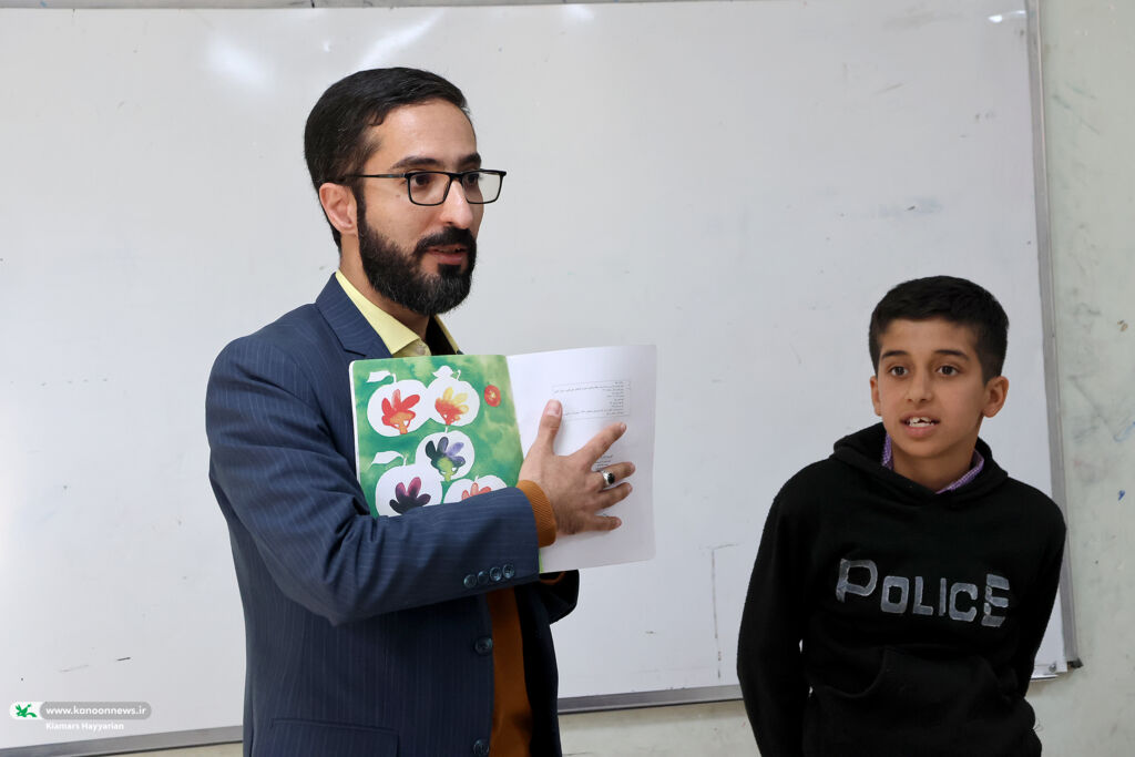 اهدای ۳۴ قفسه‌ی کتاب به مناطق عشایری چهارمحال و بختیاری