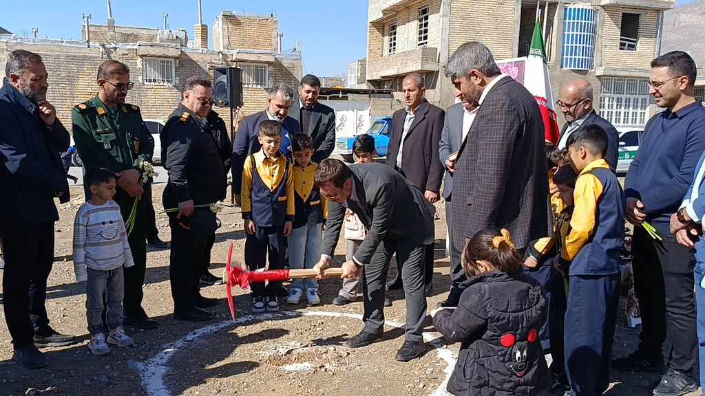 آیین کلنگ‌زنی کانون پرورش فکری کودکان و نوجوانان شهرستان بختگان هم‌زمان با دهه مبارک فجر برگزار شد