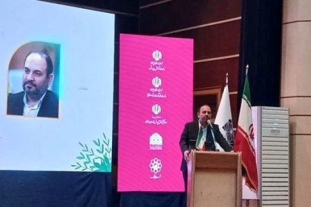 هنر، زبان جهانی برای رساندن پیام امام‌رضا(ع) است