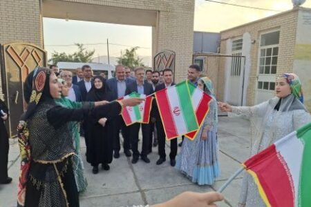 تجلیل معاون آموزش ابتدایی آموزش‌وپرورش از سخت‌کوشی دختران عشایری در مدارس شبانه‌روزی