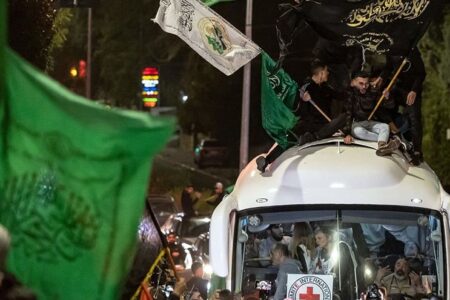 فهرست اسامی ۹۰ اسیر فلسطینی که امروز آزاد می‌شوند، منتشر شد/ ۶۹ زن و ۲۱ کودک