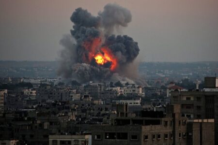 شهادت ۱۱ فلسطینی شامل ۹ کودک در حمله صهیونیستی به محله تفاح غزه