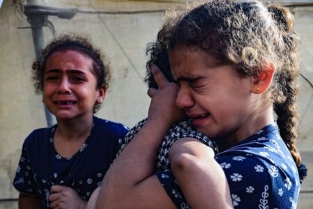 یونیسف: جنگ دوران کودکی را از کودکان غزه ربود/۴ هزار طفل نیاز به انتقال به خارج دارند