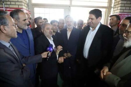 بازدید وزیر آموزش و پرورش از مدرسه شبانه‌روزی فرهنگ در روستای حصار