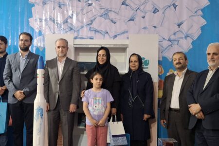 رونمایی از کتاب «مهدا»؛ قصه‌ای جذاب از موفقیت‌های فضایی ایران در نمایشگاه بین‌المللی کتاب تهران