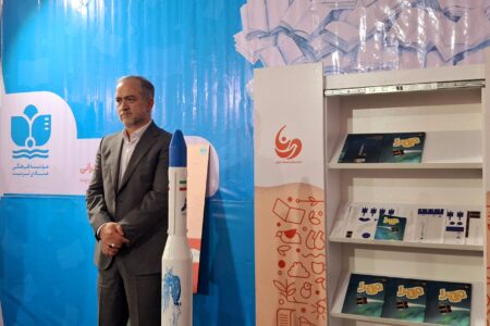 ضرورت آشنایی دانش‌آموزان با فناوری‌های فضایی/ دانش‌آموزان پرچم پیشرفت ایران در حوزه فضایی را به دست بگیرند