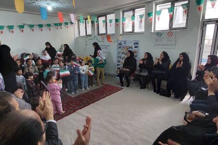 گزارش تصویری| مراسم جشن انقلاب در مرکز توانبخشی خانواده و کودک مبتلا به اختلالات شنوایی برگزار شد