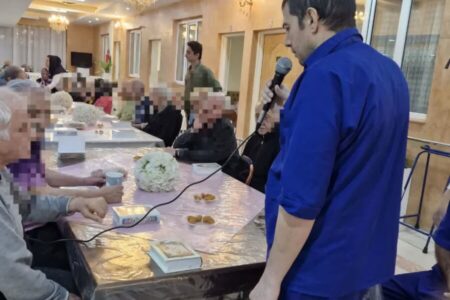 کرج | محفل انس با قرآن کریم و ضیافت افطار در مرکز نگهداری سالمندان کرج برگزار شد