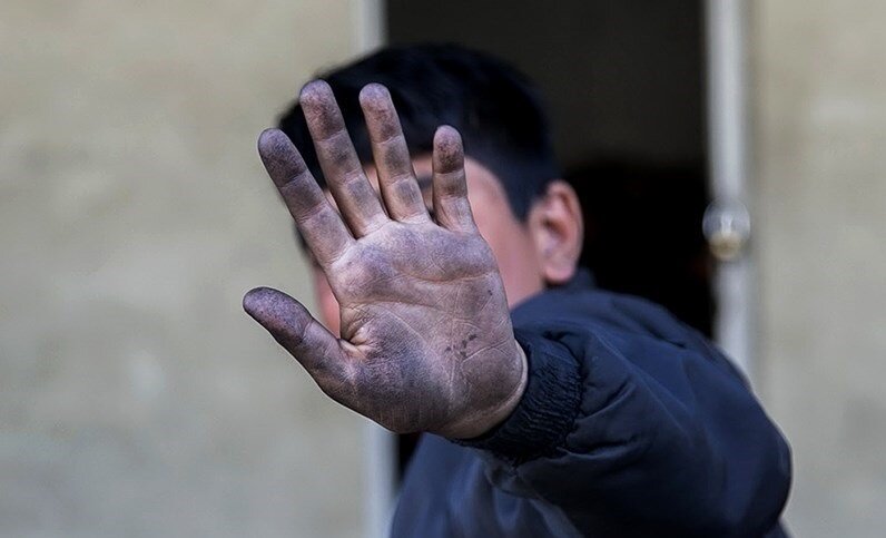 آمار بازماندگان از تحصیل؛ اولویت ادامه تحصیل با پسران است/ کودک همسری از علل ترک تحصیل دختران/ جامعه‌ای که سواد خواند نوشتن دارد اما بی‌سواد است