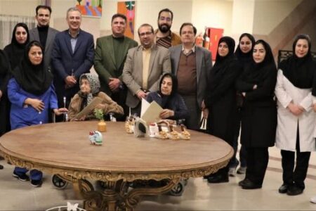 کرج | تکریم مادر “کوچکترین شهید” دوران دفاع مقدس